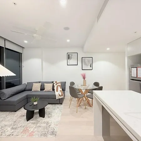 Serene 1bed Sofa Bed With Pool & River Views At Qwr *