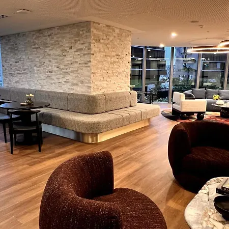 Cbd Queen Wharf With Views Pool And Gym Apartment