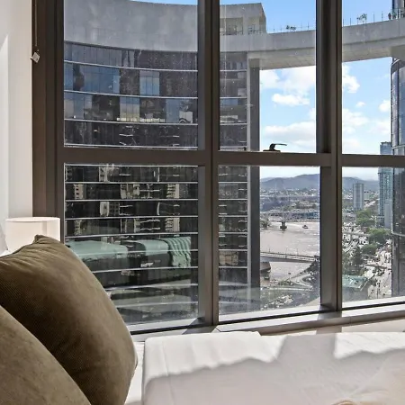 2 Bedroom In Queens Wharf