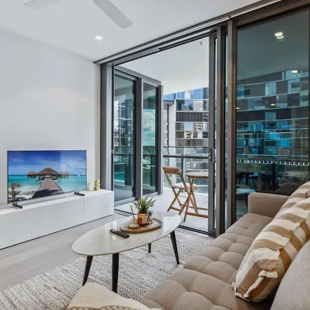 1 Bedroom In Queens Wharf Apartment