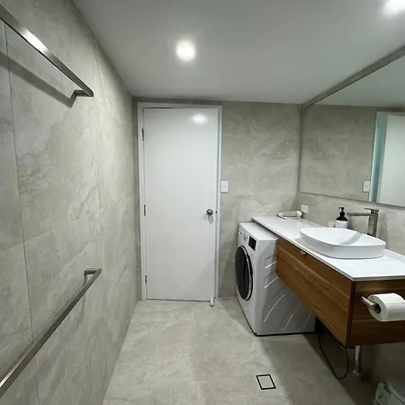 Apartment Cathedral Place