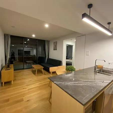 2b With Amazing Night Light Views Free Parking C19 * Brisbane