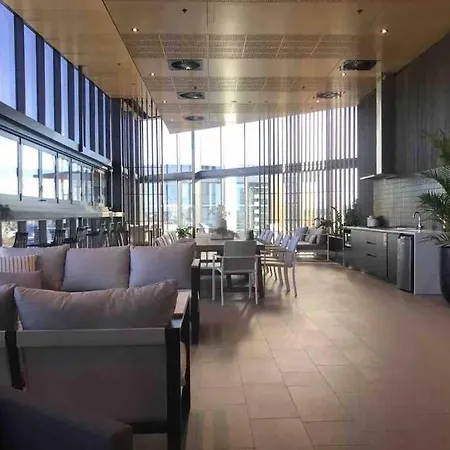 2b With Amazing Night Light Views Free Parking C19 Apartment *