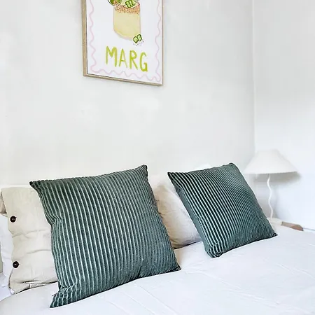 La Pague - Near Cbd - Parking - 2 Bedroom Retreat *