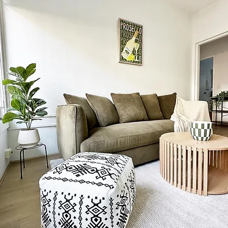 La Pague - Near Cbd - Parking - 2 Bedroom Retreat *