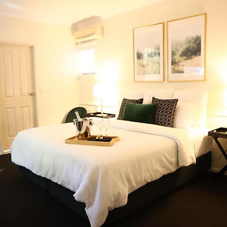 Quality Robertson Gardens 4*
