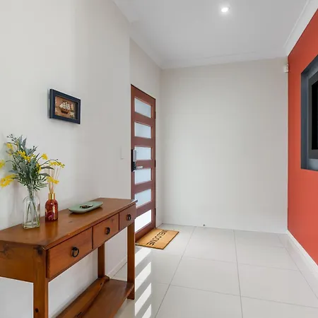 5br Family - Ev Car Point At Home, 2 Master - Near Sunnybank, Qeii, Qsac And Griffith Uni Holiday home