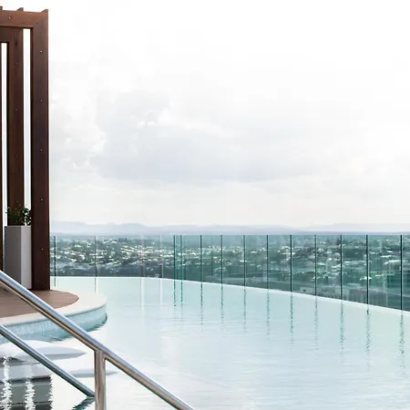 Modern Valley Pad With Rooftop Pool, Study & Parking Apartment *