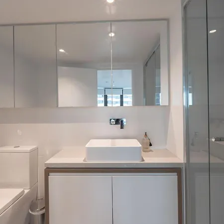 Apartment Modern Valley Pad With Rooftop Pool, Study & Parking *