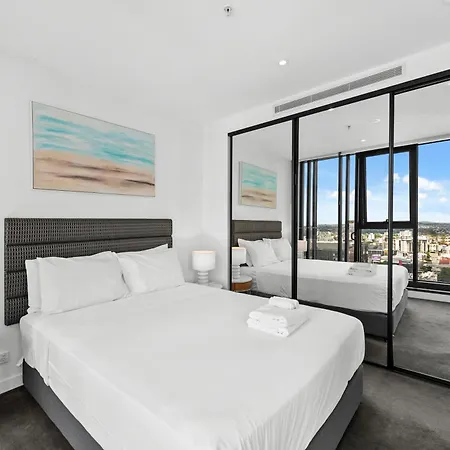 Apartment Views 2br With Infinity Pool & Huge Gym! *