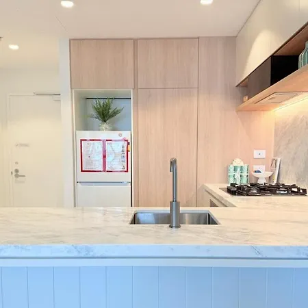 Apartment Chic 1 Bed And Sofa Bed With Views And Pool At Qwr