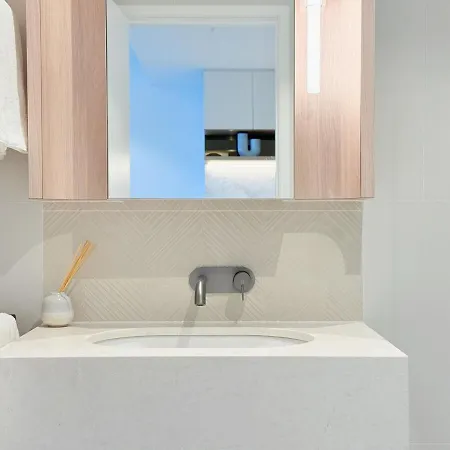 Chic 1 Bed And Sofa Bed With Views And Pool At Qwr Brisbane