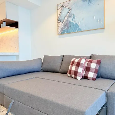 Apartment Chic 1 Bed And Sofa Bed With Views And Pool At Qwr