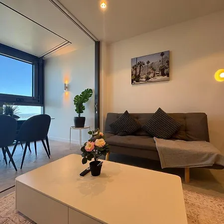 Apartment 61f Skyline Retreat River Botanicgarden View