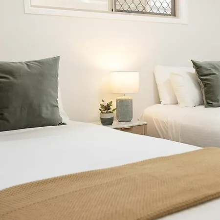 Newly Finished With Modern Fittings And Open Spaces * Brisbane