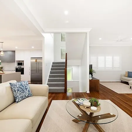 Newly Finished With Modern Fittings And Open Spaces Holiday home Brisbane