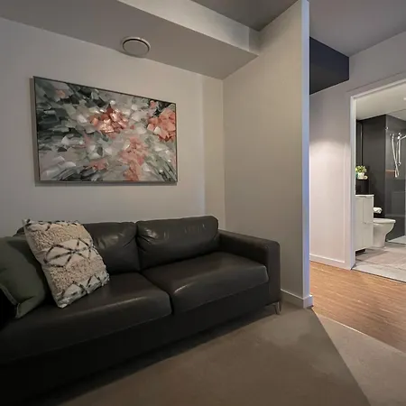 1bed - Valley Fringe - Free Parking Apartment *
