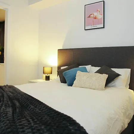 Modern 2br At A Prime Location With Balcony Apartment *