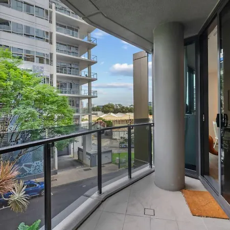 Ultimate Location Chic 2br Rooftop Pool N Parking