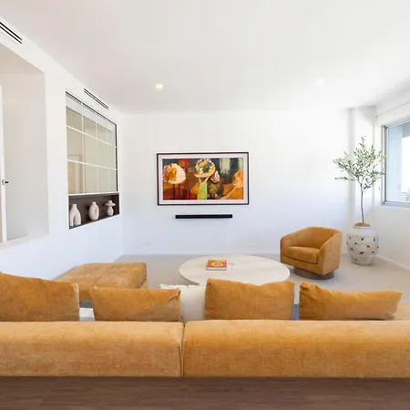 Luxury 3br- Skyhome Penthouse- Free Parking *