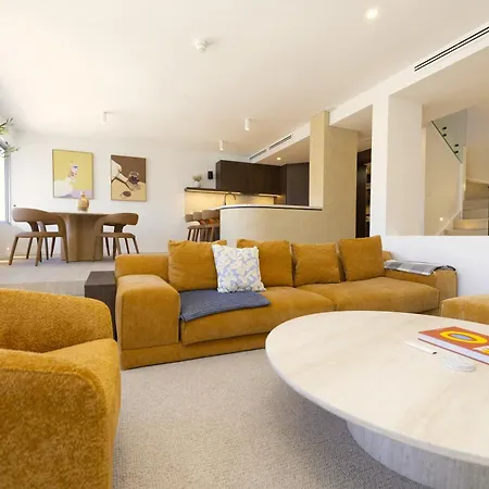 Luxury 3br- Skyhome Penthouse- Free Parking Apartment *