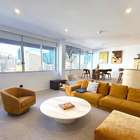 Luxury 3br- Skyhome Penthouse- Free Parking *