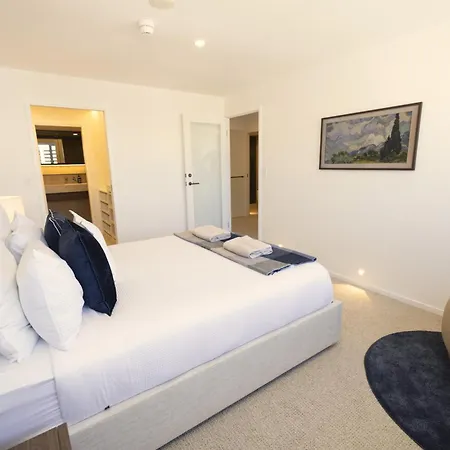 Luxury 3br- Skyhome Penthouse- Free Parking Apartment Brisbane