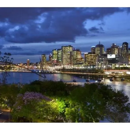 Southbank Luxury Pad- New List Brisbane