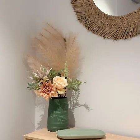 Boho Retreat - Walk To Gabba Stadium - Free Parking