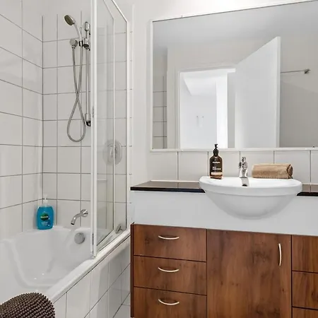 Hipster Loft - 1bed-study-1bath-balconies-1car Apartment Brisbane