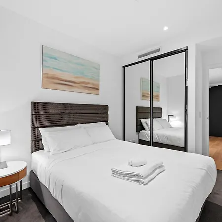 Stylish 2br With Huge Gym, Infinity Pool And Parking * Brisbane