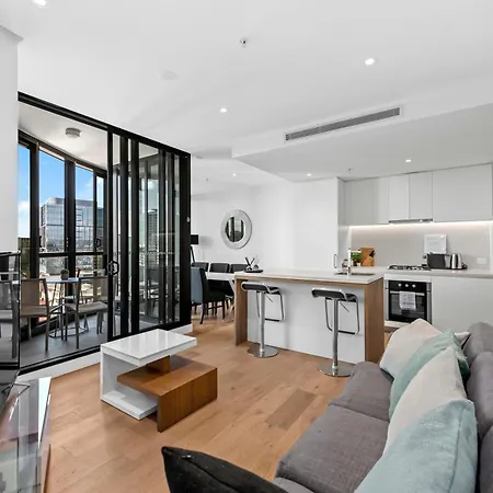 Stylish 2br With Huge Gym, Infinity Pool And Parking Brisbane