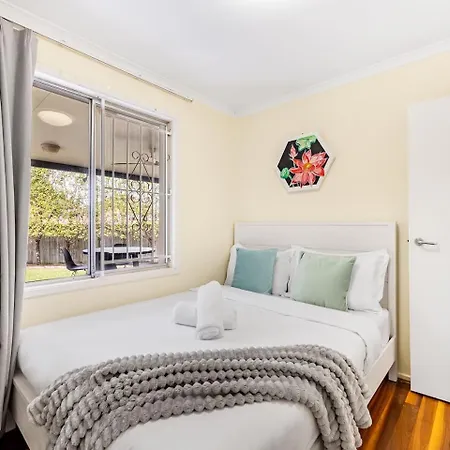 Holiday home 1min To Mall 3beds Family Retreat At Sunnybank *