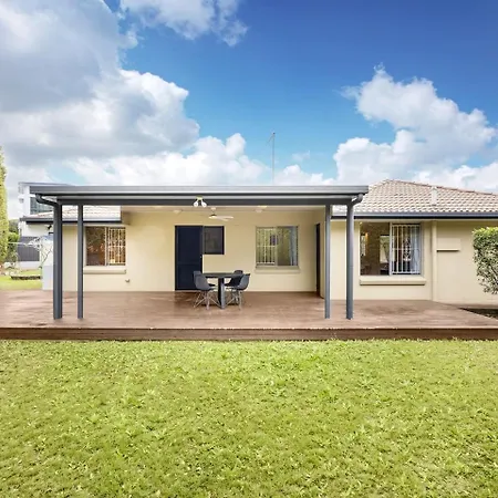 Holiday home 1min To Mall 3beds Family Retreat At Sunnybank *