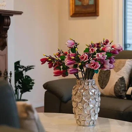 A/c Throughout In Brisbane's Trendiest Suburb Holiday home Brisbane