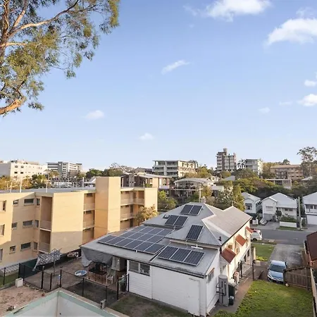 2 Bed Close To Wesley Hospital & Suncorp Stadium Apartment *
