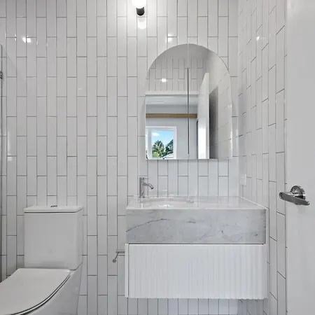 2 Bed Close To Wesley Hospital & Suncorp Stadium *