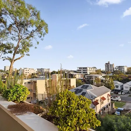 Apartment 2 Bed Close To Wesley Hospital & Suncorp Stadium Brisbane