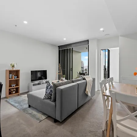 Stylish 1br - Lv26 With Mountain Views, Pool And Park Brisbane