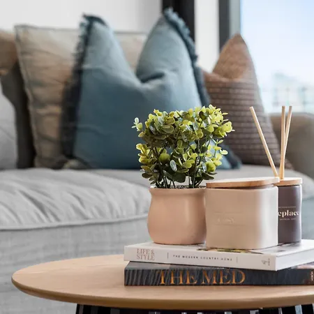 Stylish Valley With Pool, Huge Gym And Study Desk! Brisbane