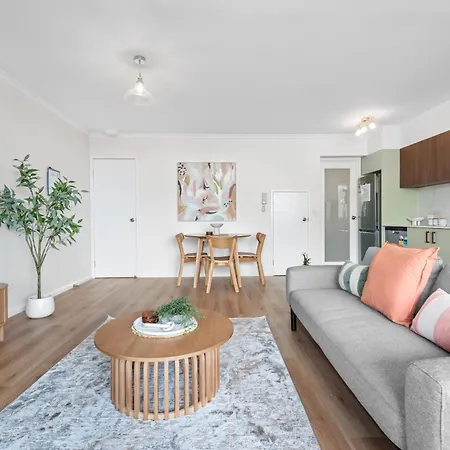 Bright With Car Park - 200m From Main Hub Apartment Brisbane
