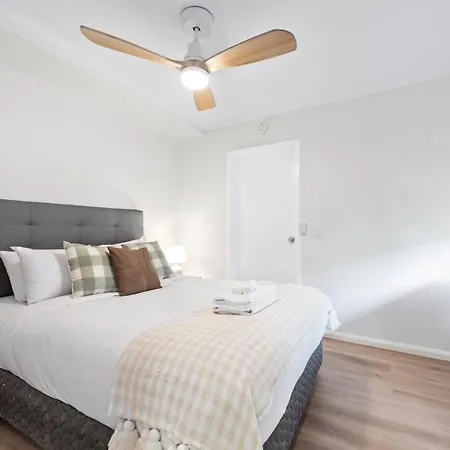 Bright With Car Park - 200m From Main Hub Brisbane