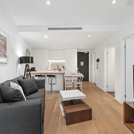 Apartment Valley Pad With Infinity Pool, Gym And Office! *