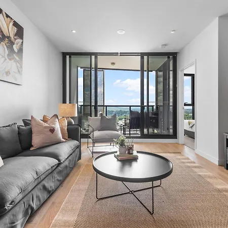 Mountain View 2br With Pool, Huge Gym And Parking Brisbane