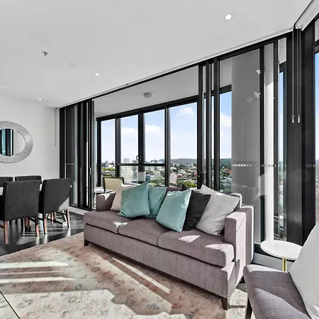 Apartment Mountain View With Infinity Pool, Gym And Car Park Brisbane