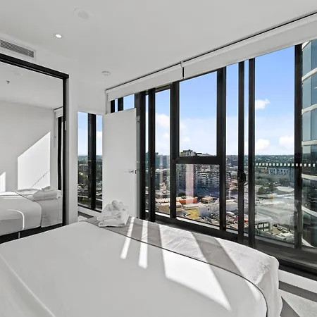 Apartment Mountain View With Infinity Pool, Gym And Car Park