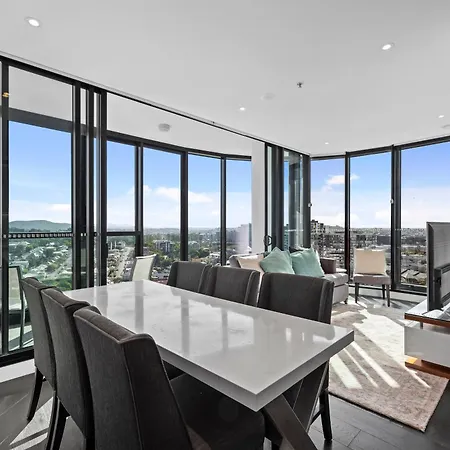 Mountain View With Infinity Pool, Gym And Car Park * Brisbane