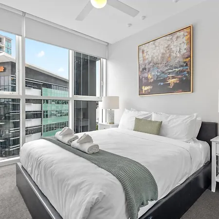 Apartment Modern 1br With Parking And Study Desk! Brisbane