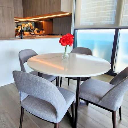 2br Luxury Retreat With Rooftop Pool Access Apartment Brisbane