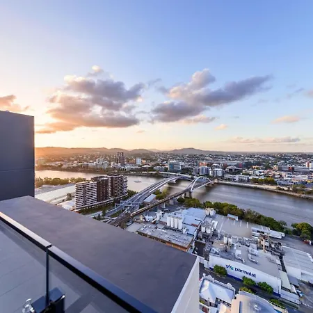 Apartment Spacious 2bed Nook With River View